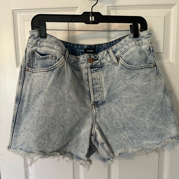 Denim cutoff short size 10 by EXPRESS - Picture 1 of 5